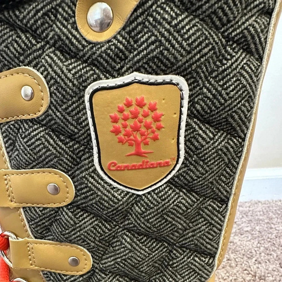 Canadiana Women’s Faux Fur Lace Up Waterproof Winter Snow Boots Size 6 - Picture 6 of 7